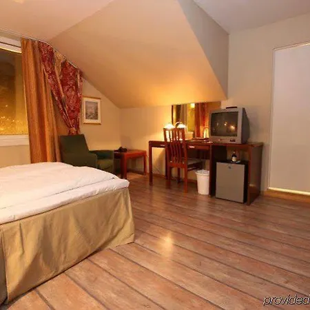 Отель Thon Partnerhotel Storgata 3*